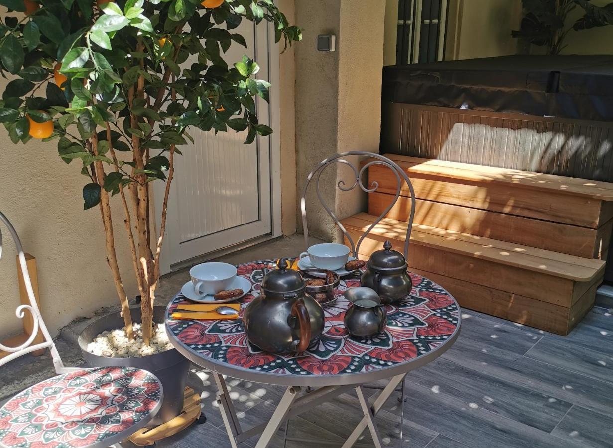 Le Petit Chai Niche Sous La Cite, قرقشونه المظهر الخارجي الصورة