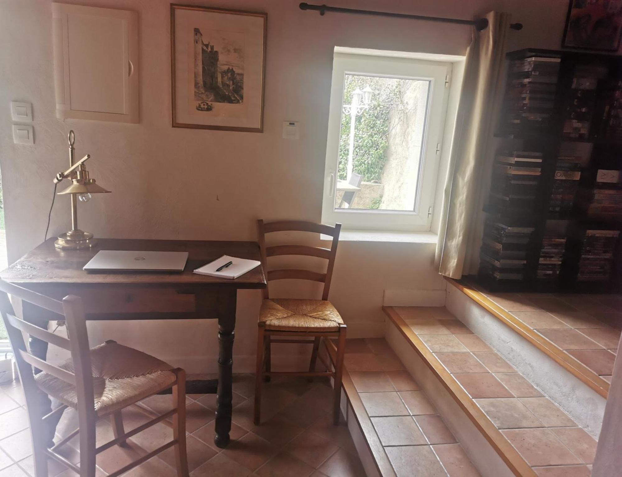 Le Petit Chai Niche Sous La Cite, قرقشونه المظهر الخارجي الصورة